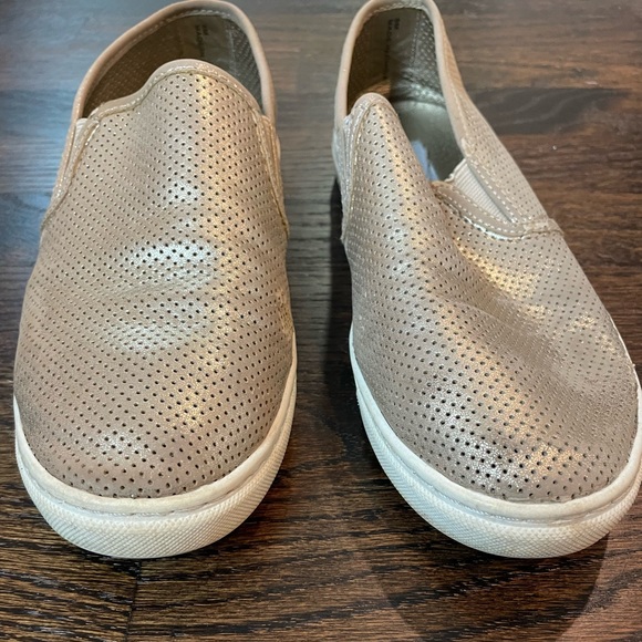 Steve Madden Used Condition Slip On Gold Shoes - Picture 2 of 6